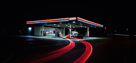 station-service la nuit